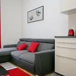 Stylish Apartment A Few Steps From Metro